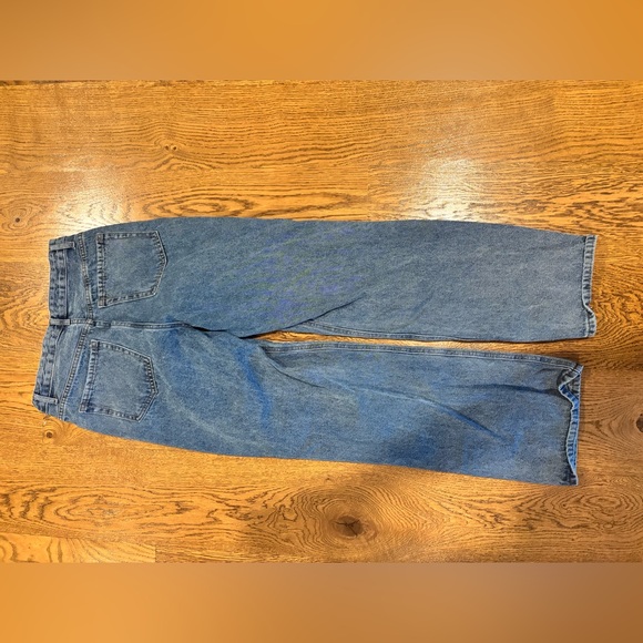 Simple Society Super High Rise Baggy Med Wash Mom Jean - 9/30 - Picture 6 of 6